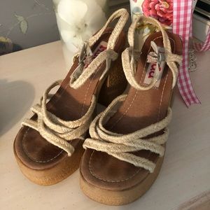 8.5 Mudd Wedge Sandals